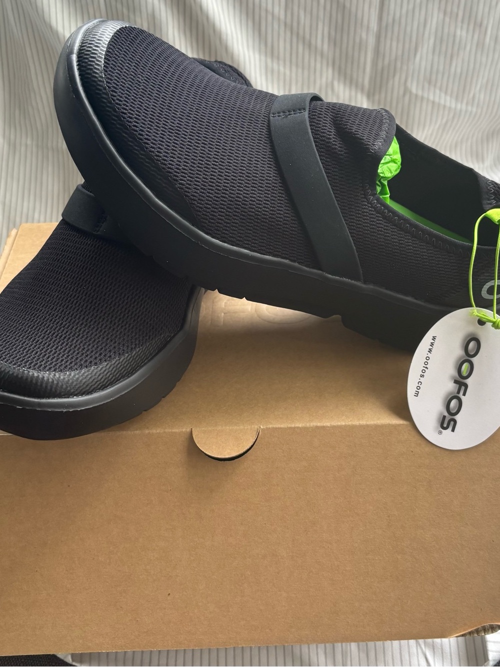 OOFOS Women’s Recovery Mesh Slip-On Shoes size 8